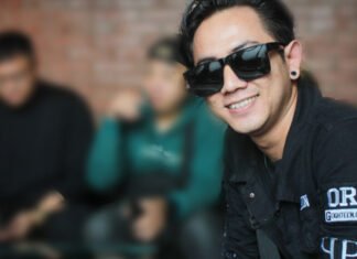 Lingga Luvia Nyanyi “Orang Yang Salah” Versi Sunda