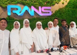 Tumben, Rafi-Nagita Naik Haji Tanpa Endorse