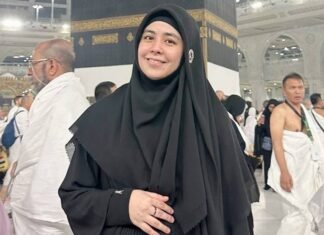 Risty Tagor Naik Haji Atas Undangan Raja Salman