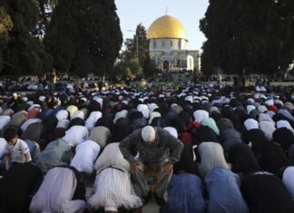 Pasukan Israel Serang Jamaah Salat Idul Adha di Masjid Al-Aqsa
