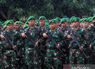 TNI dan Polri Gelar Apel Pengamanan Kunjungan Presiden Jokowi ke Papua