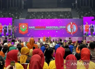 Presiden Jokowi dan Ibu Negara Larut di Puncak Acara Hari Kebaya Nasional
