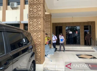 KPK Geledah Kantor Disdukcapil Semarang