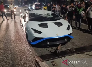 Polisi Tahan Pengendara Lamborghini Penabrak Pemulung di Penjaringan
