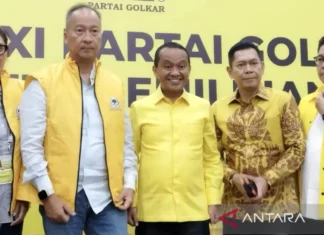 Mendaftar Balon Ketua Golkar, Berkas Bahlil Lebih Tebal Dari Ridwan Hisjam
