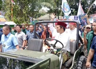 UAS Kawal Paslon Gub/Wagub Abdul Wahid dan SF Hariyanto Mendaftar ke KPU Riau