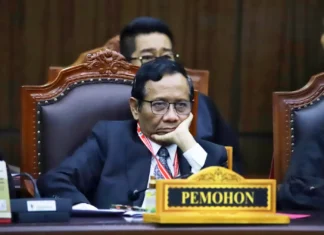 Mahfud MD Geram, Tulis Surat Terbuka, Bilang DPR Kangkangi Putusan MK