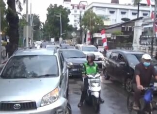 Viral! Bocah 9 Tahun Bawa Kabur Mobil dan Kecelakaan di Kemang