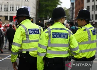 Buntut Penikaman Anak, Protes Menentang Imigran Ilegal Merebak di Inggris