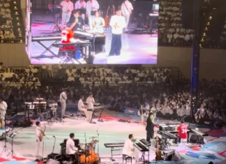 Konser Kahitna Untuk Mendiang Carlos Saba