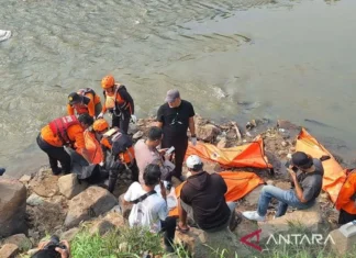 Warga Bekasi Geger! Temukan Tujuh Mayat Mengambang Di Sungai