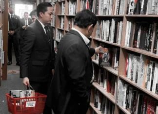 Presiden Prabowo Mampir Ke Toko Buku Di Sela Kunjungan Kerja Di AS
