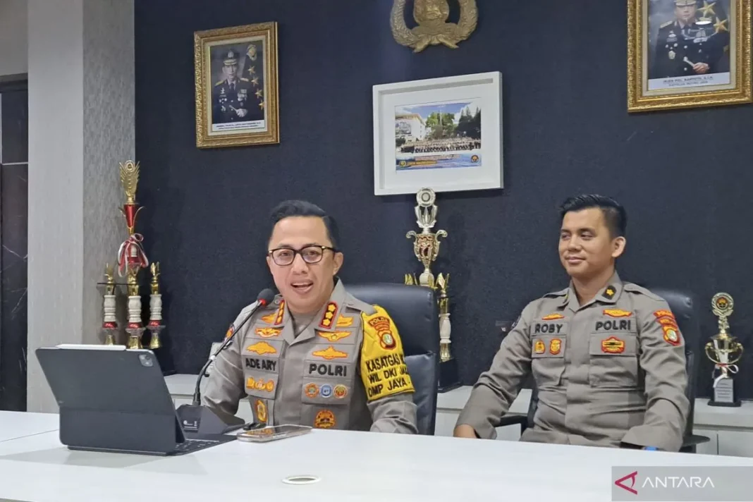 Ade Ary Syam Indradi