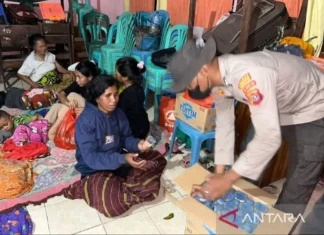 Dapur Umum Sediakan Ribuan Makanan Penyintas Erupsi Gunung Lewotobi