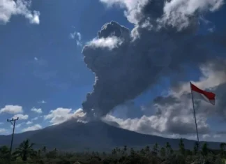 PPG : Muntahan Awan Erupsi Gunung Lewotobi Setinggi 2.500 Meter
