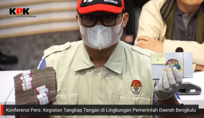 KPK sita amplop berlogo Rohidin Mersyah-Meriani dalam OTT di Bengkulu