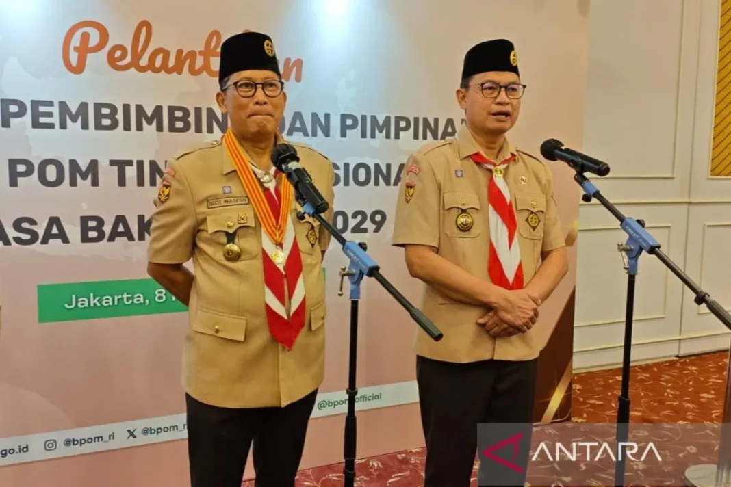 Kepala Badan Pengawas Obat dan Makanan Taruna Ikrar saat menyampaikan keterangan kepada wartawan usai pelantikan Pengurus Majelis Pembimbing dan Pimpinan Saka POM di Kantor BPOM, Jakarta pada Jumat