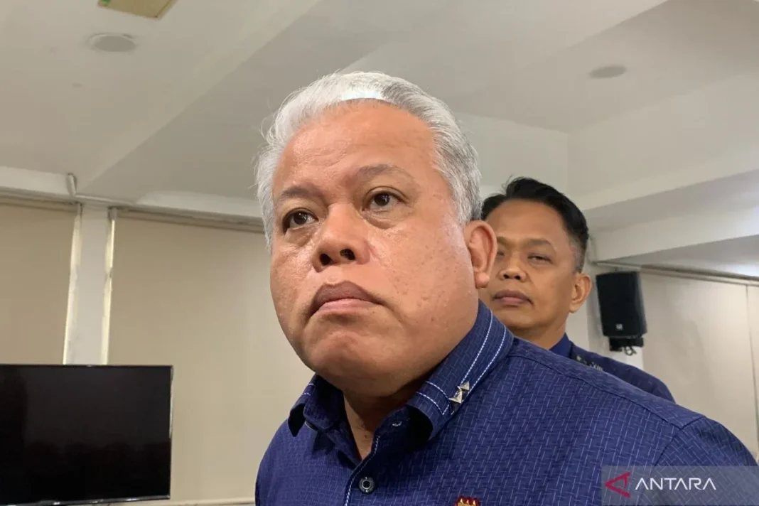 Kepala Pusat Penerangan Hukum Kapuspenkum Kejaksaan Agung Harli Siregar menjawab pertanyaan awak media di Gedung Kejaksaan Agung, Jakarta, Jumat