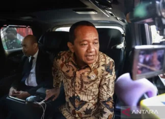 Bahlil Bantah Isu Jokowi Masuk Jajaran Pengurus Golkar