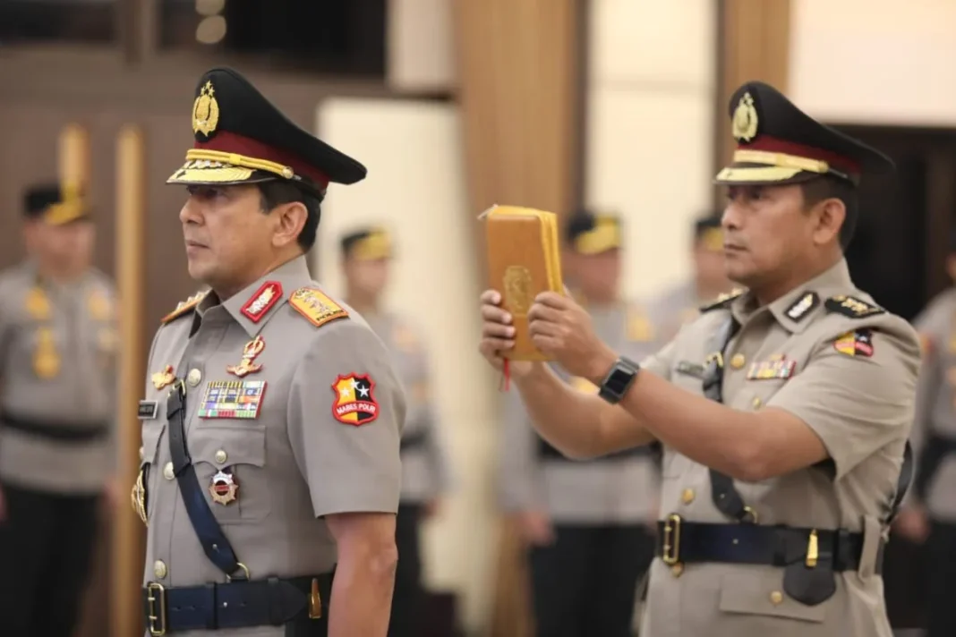 Komjen Pol. Ahmad Dofiri dilantik sebagai Wakapolri di Gedung Rupatama Mabes Polri, Jakarta, Rabu