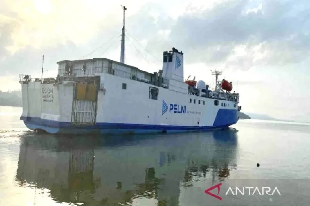 Pelni evakuasi wisatawan ke Lembar usai Bandara Labuan Bajo ditutup akibat erupsi Gunung Lewotobi Laki-Laki