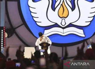 Presiden Prabowo Menitikkan Air Mata Di Hadapan Para Guru