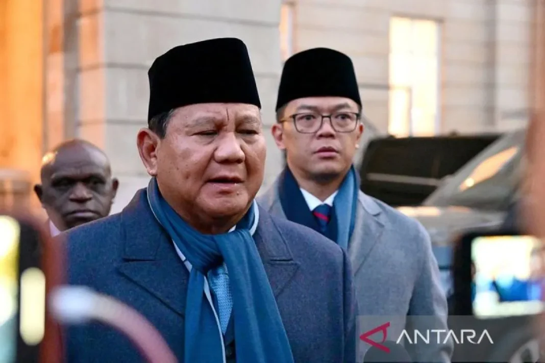 Presiden RI Prabowo Subianto memberikan pernyataan pers mengenai kunjungan kerja di London, Inggris, Kamis