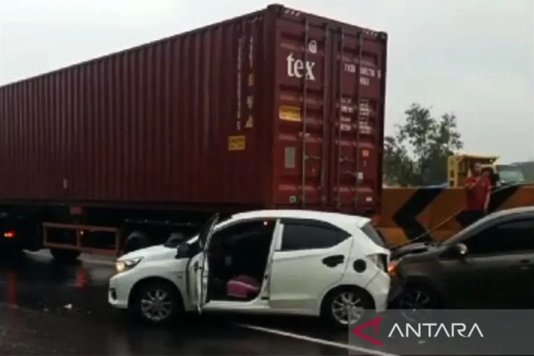 Tangkapan layar - Kecelakaan beruntun di Tol Cipularang Kilometer 92