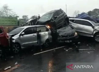 Tabrakan Karambol Di Tol Cipularang Diduga Karena Truk Rem Blong