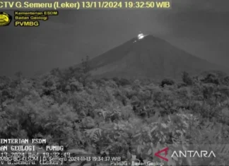 Gunung Semeru Erupsi Beberapa Kali Dengan Letusan Setinggi 400 Meter
