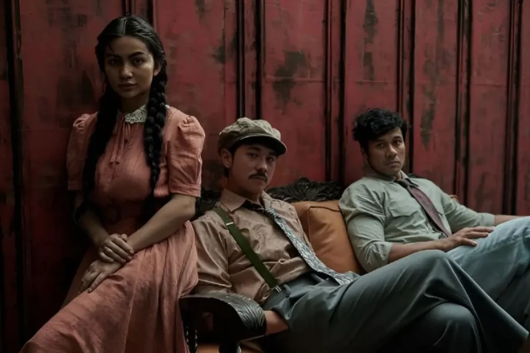 Aktris dan aktor Indonesia yang berperan dalam film Perang Kota, Ariel Tatum, Jerome Kurnia, dan Chicco Jerikho