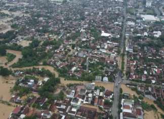 Dua Warga Ponorogo Tewas Terseret Banjir