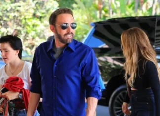 Ben Affleck Dan Dua Mantan Istrinya Tampil Dalam Sebuah Pertunjukan