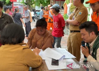 Pembuatan KTP DKI Bagi Warga Kolong Angke Diputuskan Dinas Dukcapil