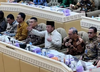 Menteri ATR Sanksi Berat 8 Pegawai Kantah Imbas Pagar Laut Tangerang