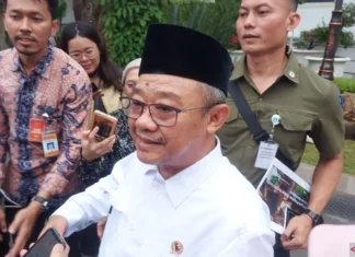 Presiden Prabowo Libatkan Mensesneg untuk Putuskan Nasib PPDB Zonasi
