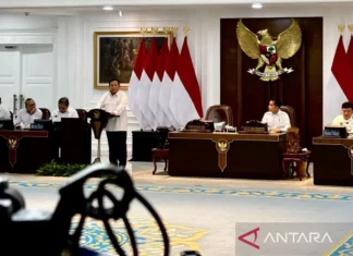 Presiden Prabowo Ajak Pejabat Negara Teladani Pengabdian Emil Salim