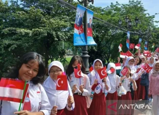 Masyarakat Antusias Sambut Kedatangan Presiden Turki ke Istana Bogor