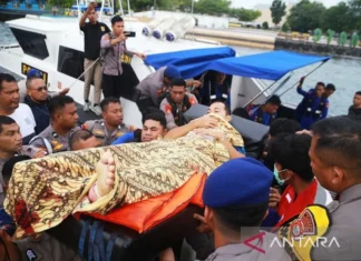 Polairud Fokus Evakuasi Korban Speedboat Basarnas yang Meledak