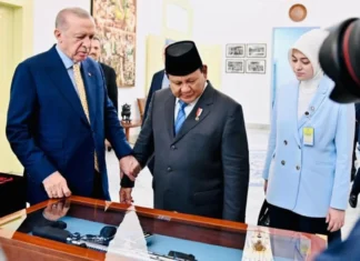 Prabowo dan Erdogan Tukar Cenderamata Bersejarah