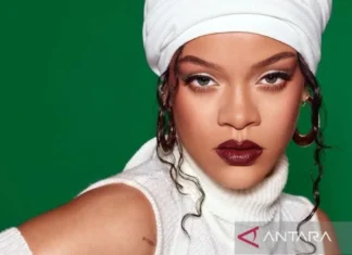Rihanna Sebut Gaya Berpakaian jadi Tantangan Pascamelahirkan