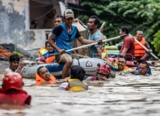 Anak Terseret Arus Kali Ciliwung Ditemukan Meninggal di Dekat Rumahnya