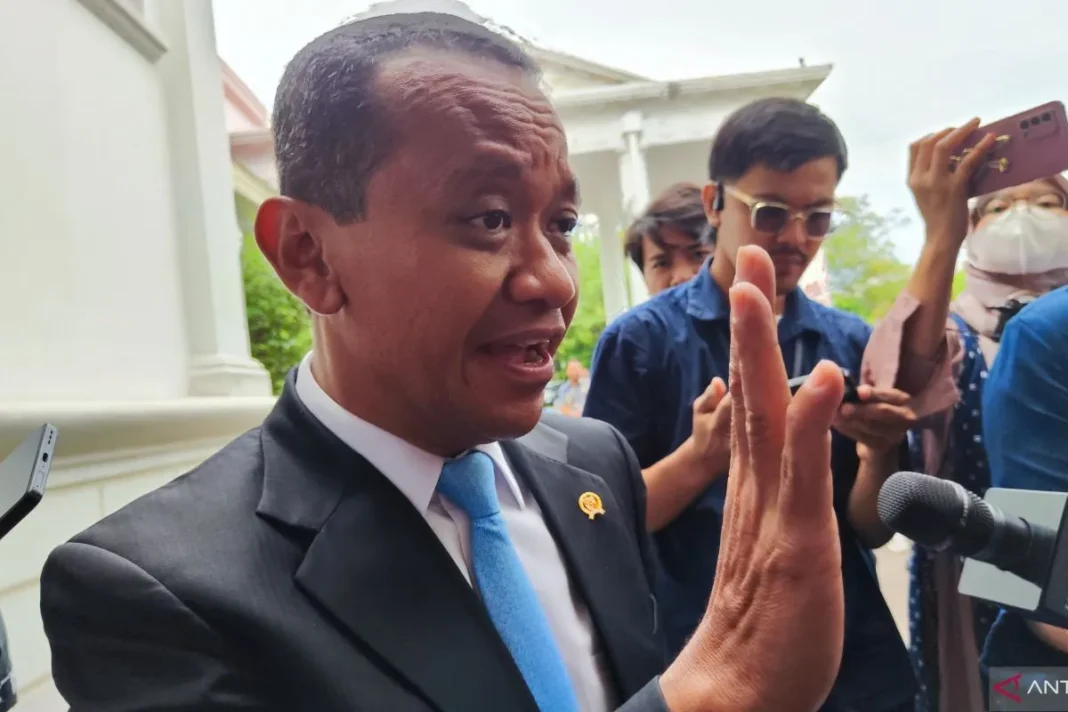 Bahlil akan ajukan perbaikan, tanggapi soal polemik disertasinya di UI