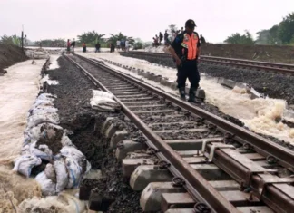 Banjir di Grobogan Ganggu Perjalanan KA Semarang-Surabaya