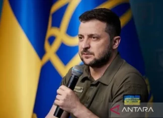Debat Sengit dengan Trump, Presiden Ukraina Tinggalkan Gedung Putih