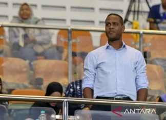 Jelang Kualifikasi Piala Dunia, Kluivert dan Jordi Tiba di Jakarta
