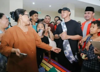 Kaesang Beri Bantuan Sembako untuk Korban Banjir di Pengadegan