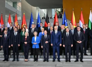 Macron Desak Pimpinan Militer Eropa Susun Rencana Jamin Keamanan Kiev