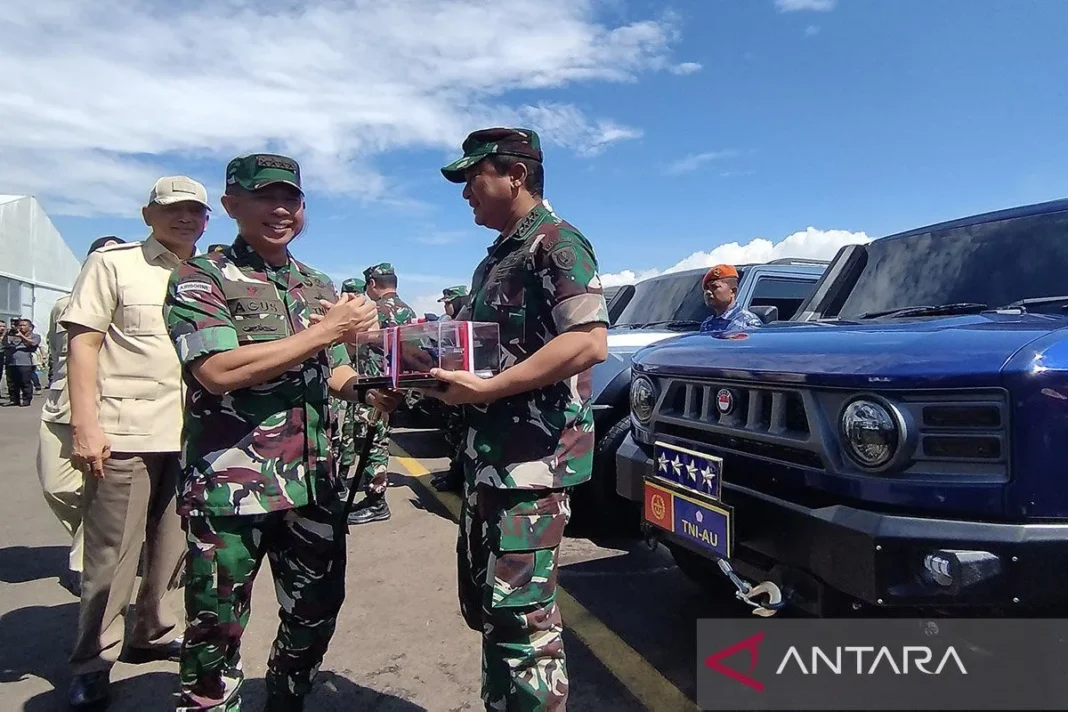 Menhan serahkan 700 Maung MV3 ke TNI dan Polri untuk operasional