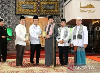 Nuzulul Quran, YMSM Wakaf 5.000 Mushaf Al Quran ke Masjid Istiqlal
